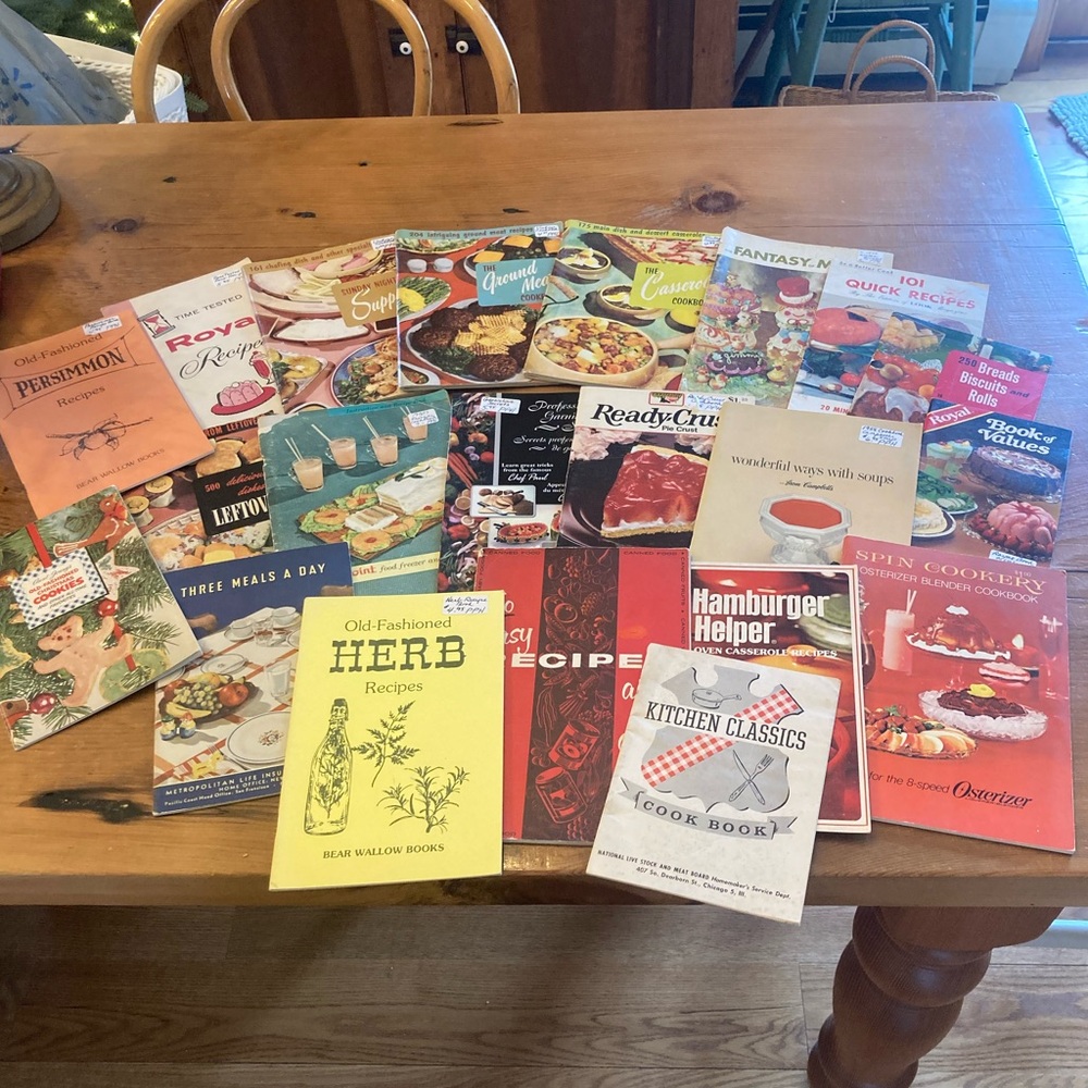 Vintage Cookbook Lot (21) Pamphlets Booklets Resale Framing Great Graphics Fun!